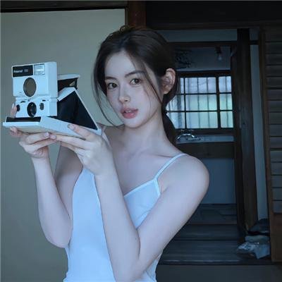 庭院里的女人